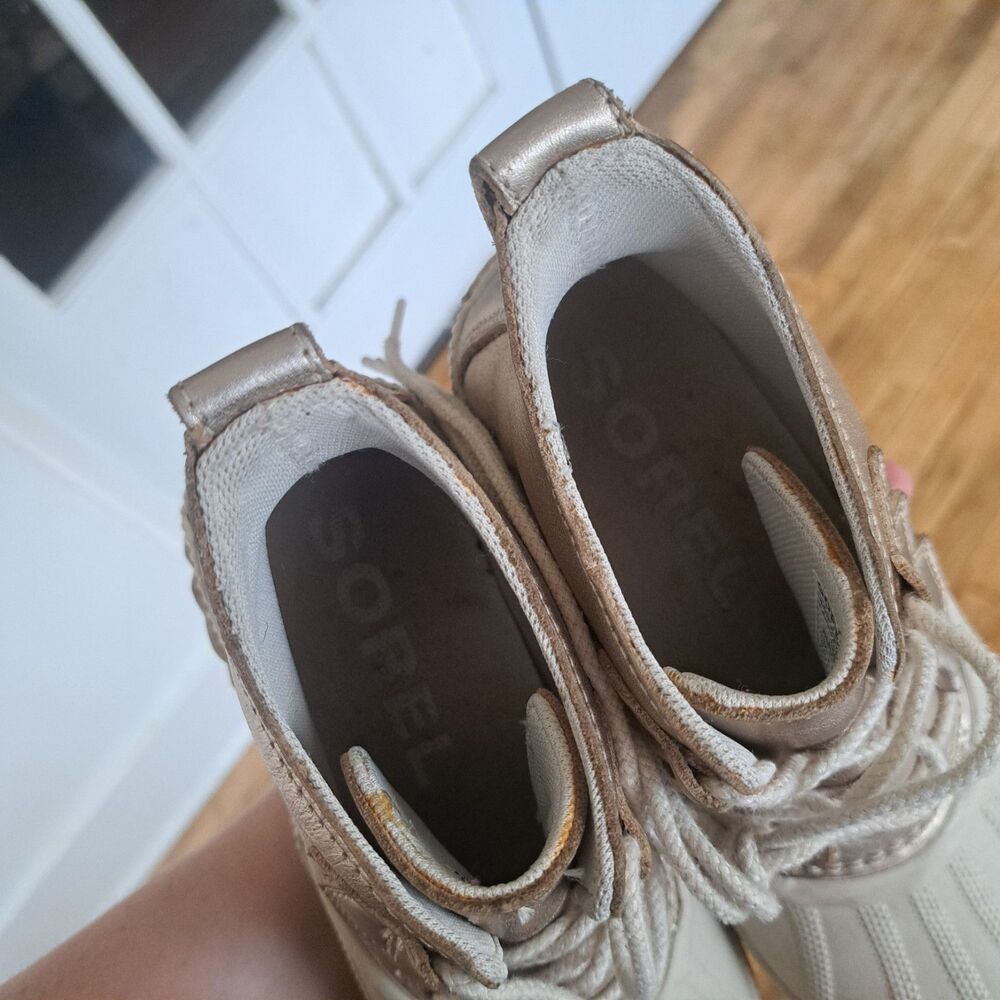 Sorel Out N About Rose Gold Metallic Ankle Short Duck Boot Womens Size 6.5 Shoe - Picture 5 of 6